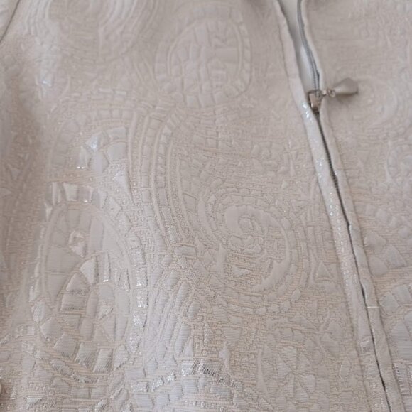 Chico’s Women’s 0 4/6 Metallic Paisley Brocade Moto Jacket Silver Ivory Pockets - Picture 5 of 8